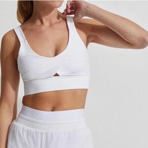 Varley sportsbra worn twice. Great condition!